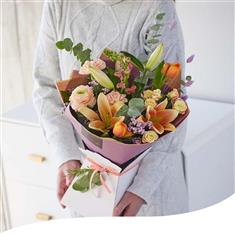 Gift Box - Spring Trending With Lilies