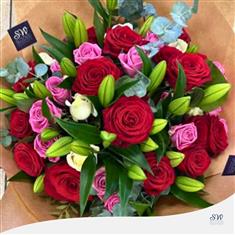 Roses &amp; Oriental Lilies Bouquet (Premium)