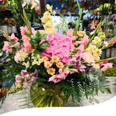Elegant Garden Vase Arrangement